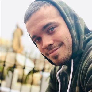 Meet your Posher, Aaron